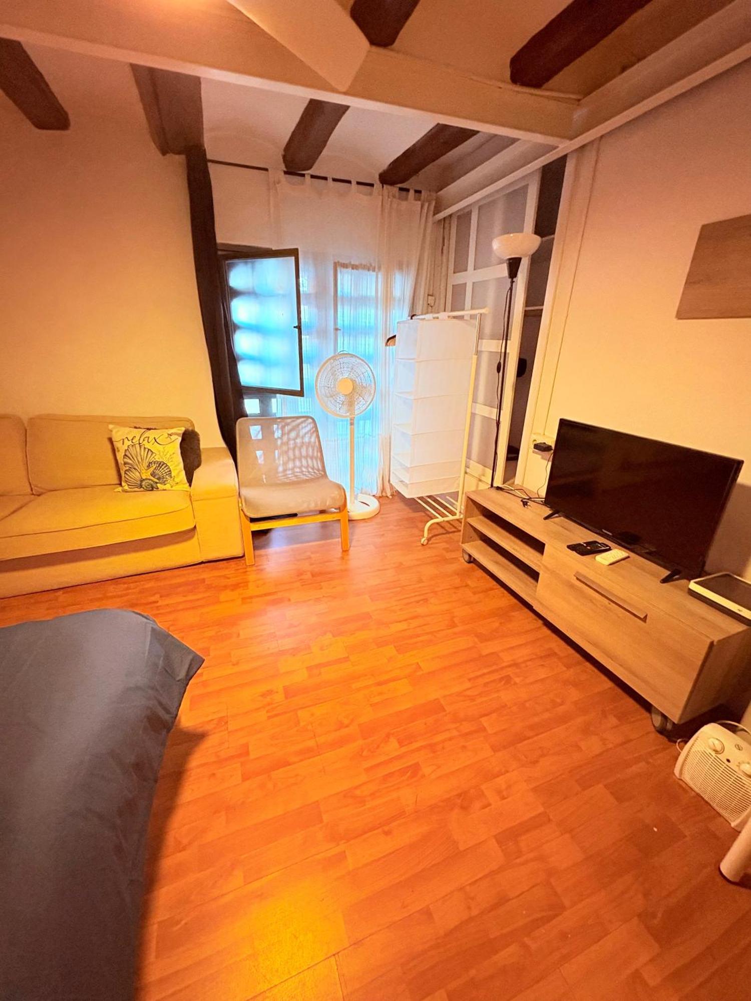 Stunning Flat For 6 People 3 Blocks From The Beach Plus Welcome Breakfast Barcelona Buitenkant foto