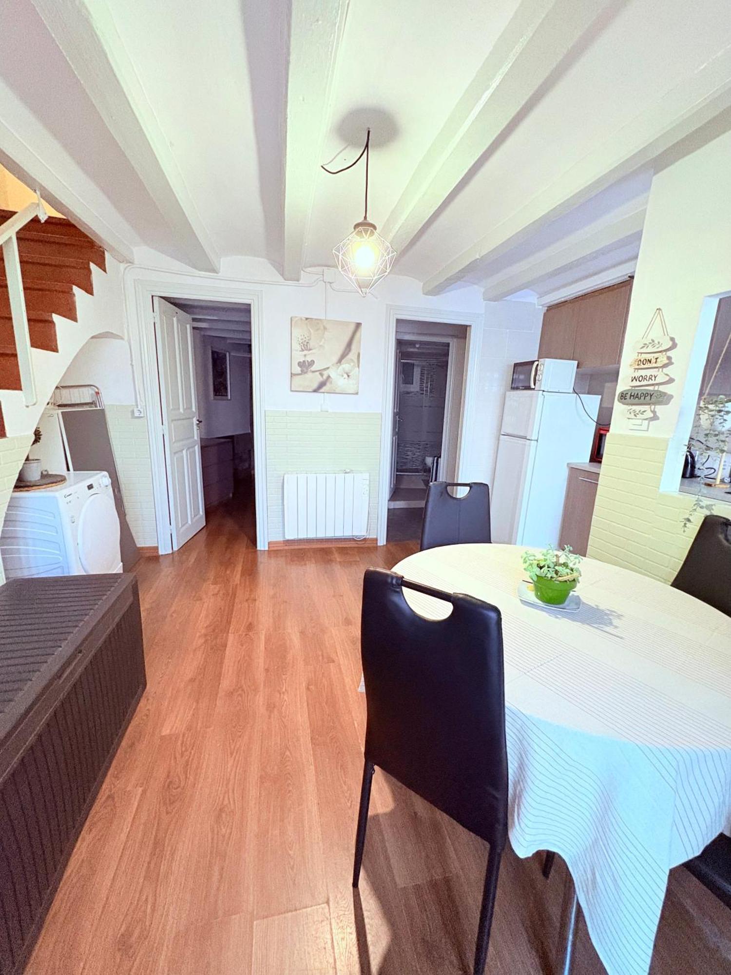 Stunning Flat For 6 People 3 Blocks From The Beach Plus Welcome Breakfast Barcelona Buitenkant foto