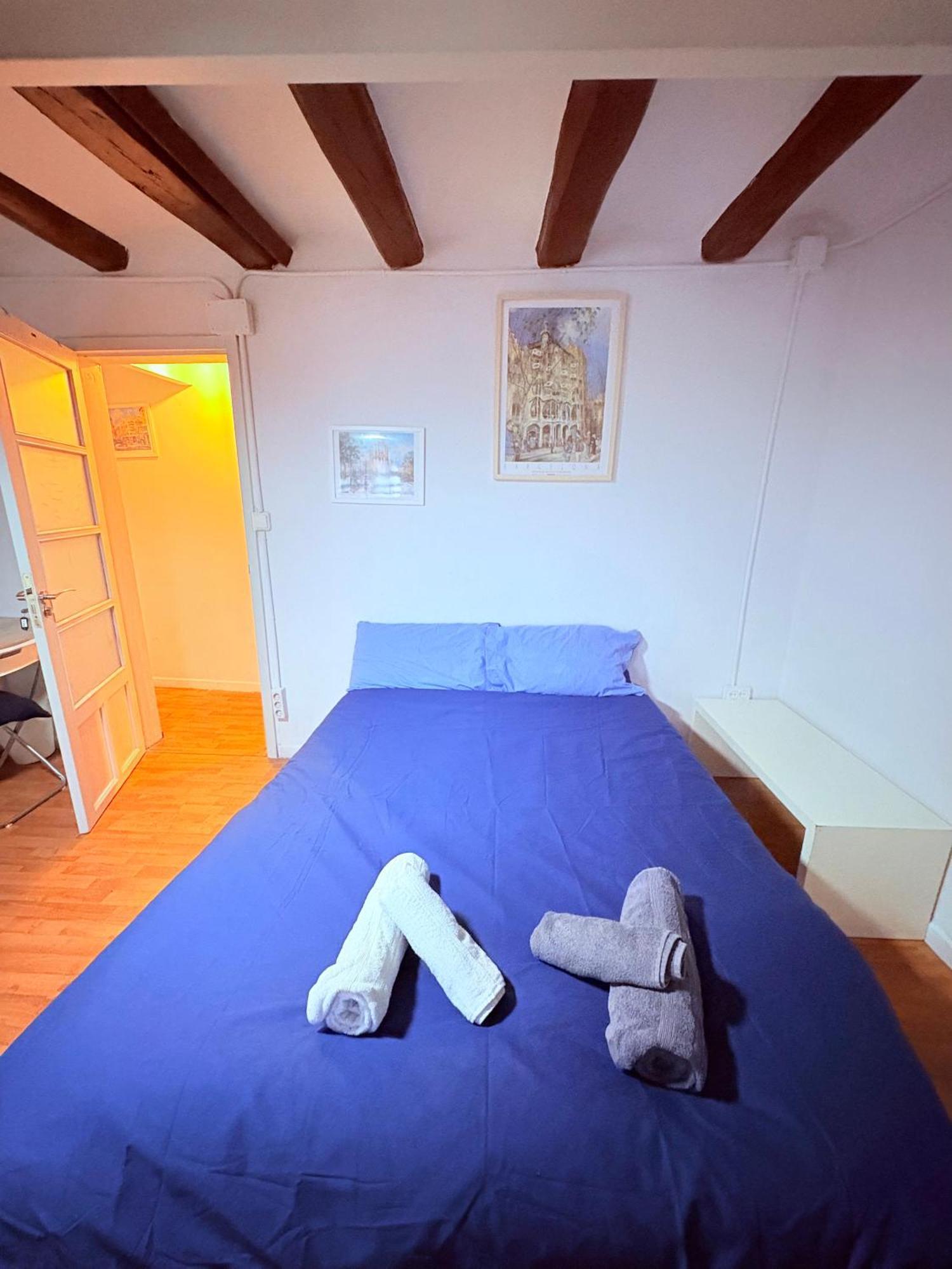 Stunning Flat For 6 People 3 Blocks From The Beach Plus Welcome Breakfast Barcelona Buitenkant foto